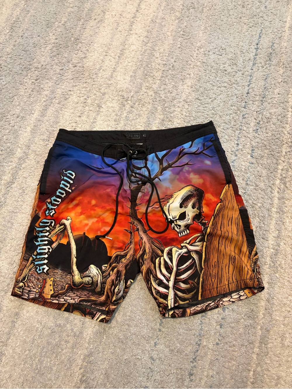 Section 119 Slightly Stoopid Board Shorts Size 42 Mesh Liner Skeleton Emek Art